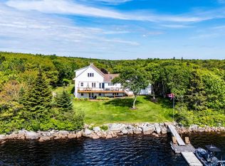 63 Viewpoint Ln, Halifax, NS B3V 1E7