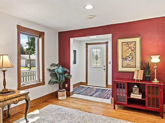 3rd image of 1106 5th Ave S