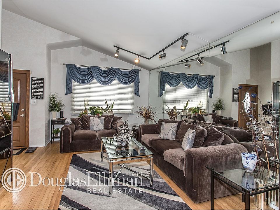 1st image of 71 W 15th St