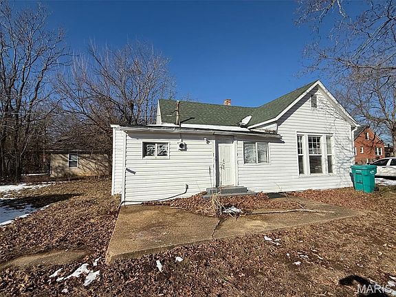 2nd image of 222 Miller St