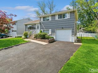 25 Cedar Dr, Rochelle Park, NJ 07662