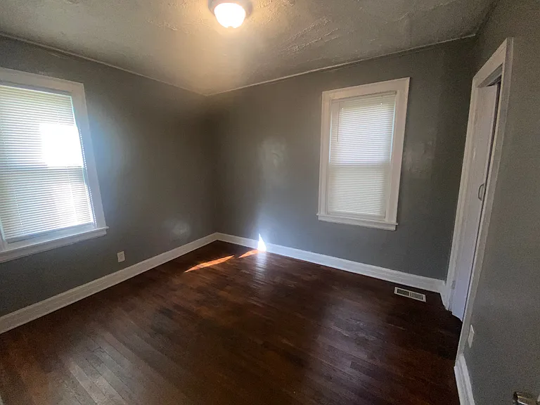 3831 Waverly St — Photo 17