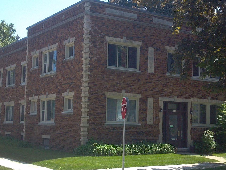 Apartment is lower right. Windows on west and south sides.