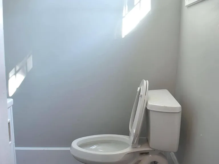 613 Hess Ave #1 — Photo 5