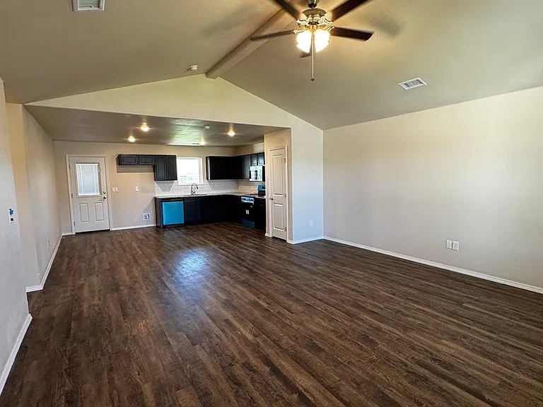 4205 Sunset St — Photo 3