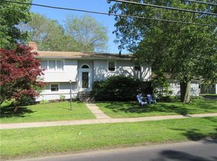 20 Maple Ave, Old Saybrook, CT 06475