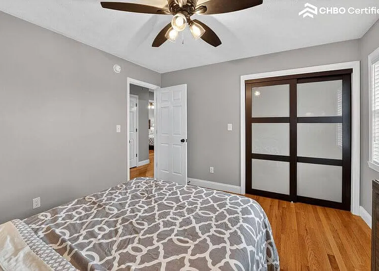 2136 Collins St — Photo 22