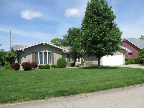 633 Ashby Dr, Charleston, IL 61920
