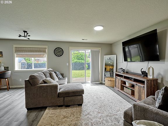 4th image of 1025 SE Millright Ave
