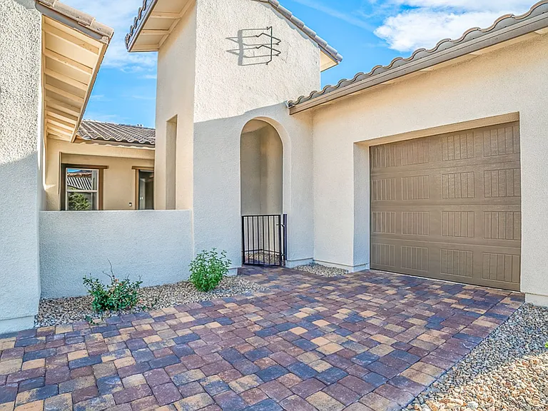 349 Tigullio Ave — Photo 32