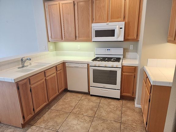 5th image of 41865 Davenport Way Unit C