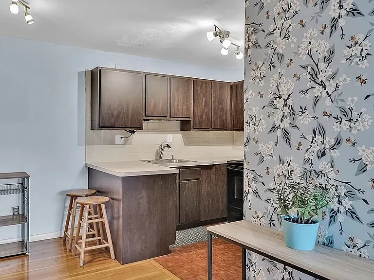 50 Seymour St #15 — Photo 18