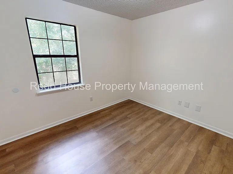 111 Oak Ridge Dr — Photo 9