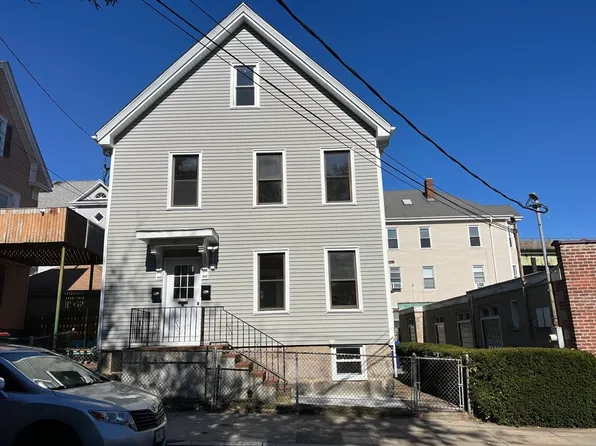 35 Penniman St, New Bedford, MA 02740