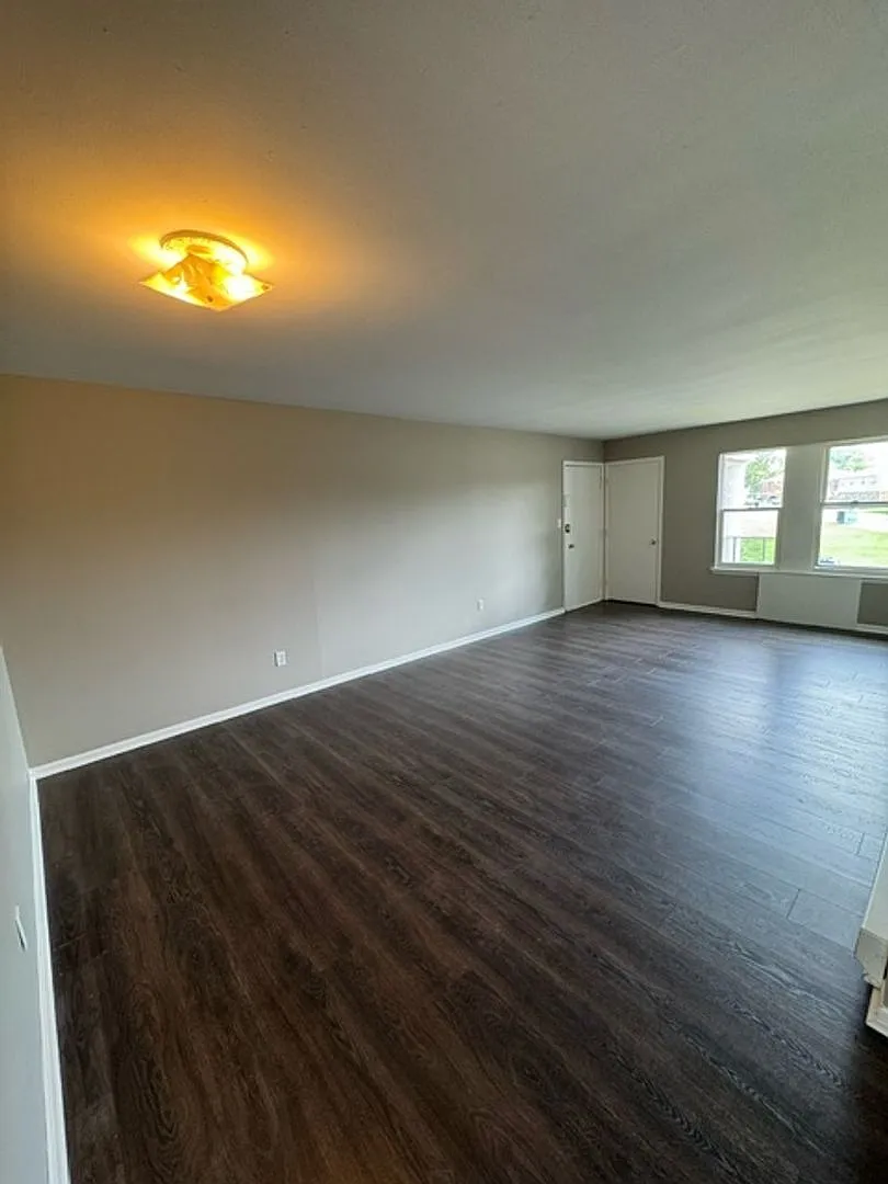 6305 Nina Dr — Photo 2