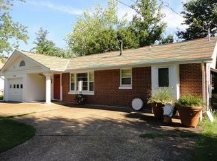 1309 W Walnut St, Carbondale, IL 62901