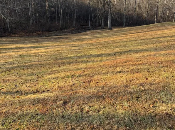 4 Sunny Seven Dr, Rocky Mount, VA 24151