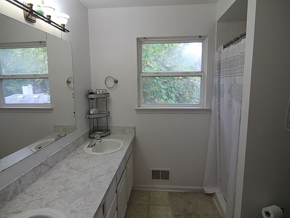 5th image of 21088 Westland Dr