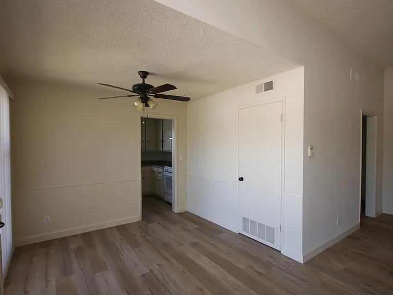 1600 W Huntington Dr #2A — Photo 6