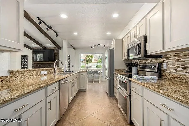 3357 E Hatcher Rd — Photo 11