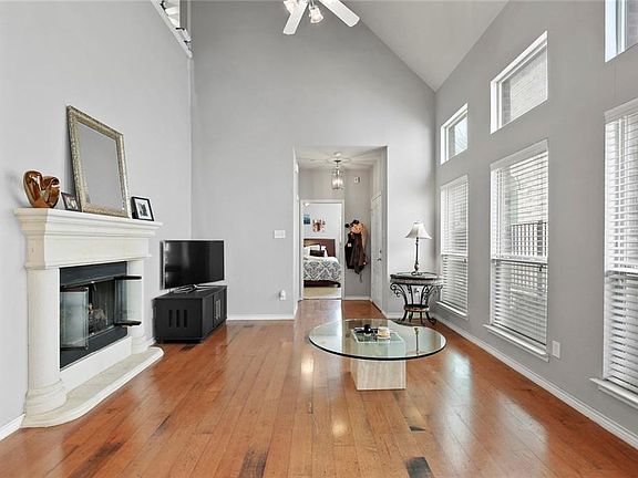 3rd image of 6798 Cortona Ln