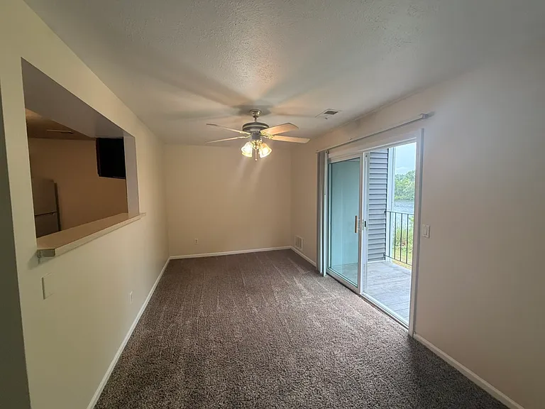 725 Keenway Cir #C — Photo 4