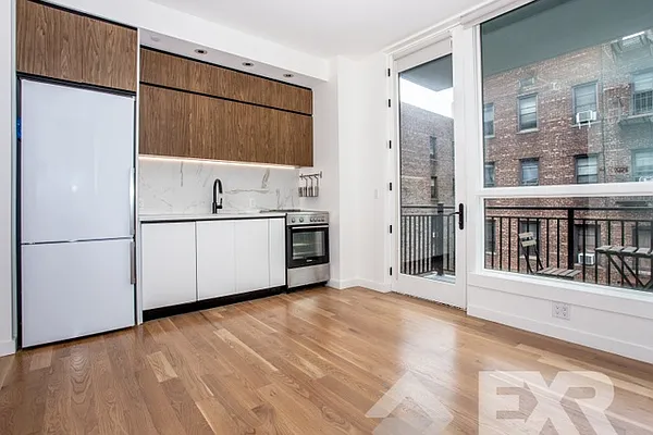 Rented by EXR | media 20