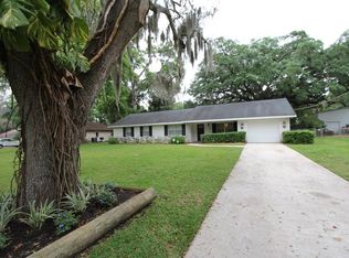 111 Phillips Dr, Seffner, FL 33584