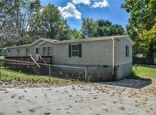 324 James St, East Flat Rock, NC 28726