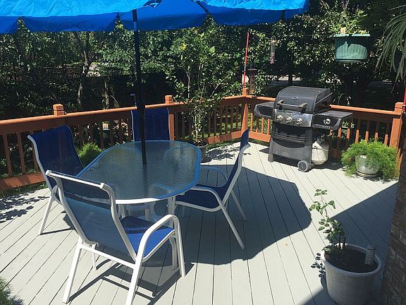 Relaxing rear deck