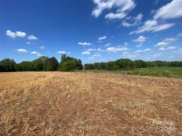 Eagle Mills Rd, Hamptonville, NC 27020