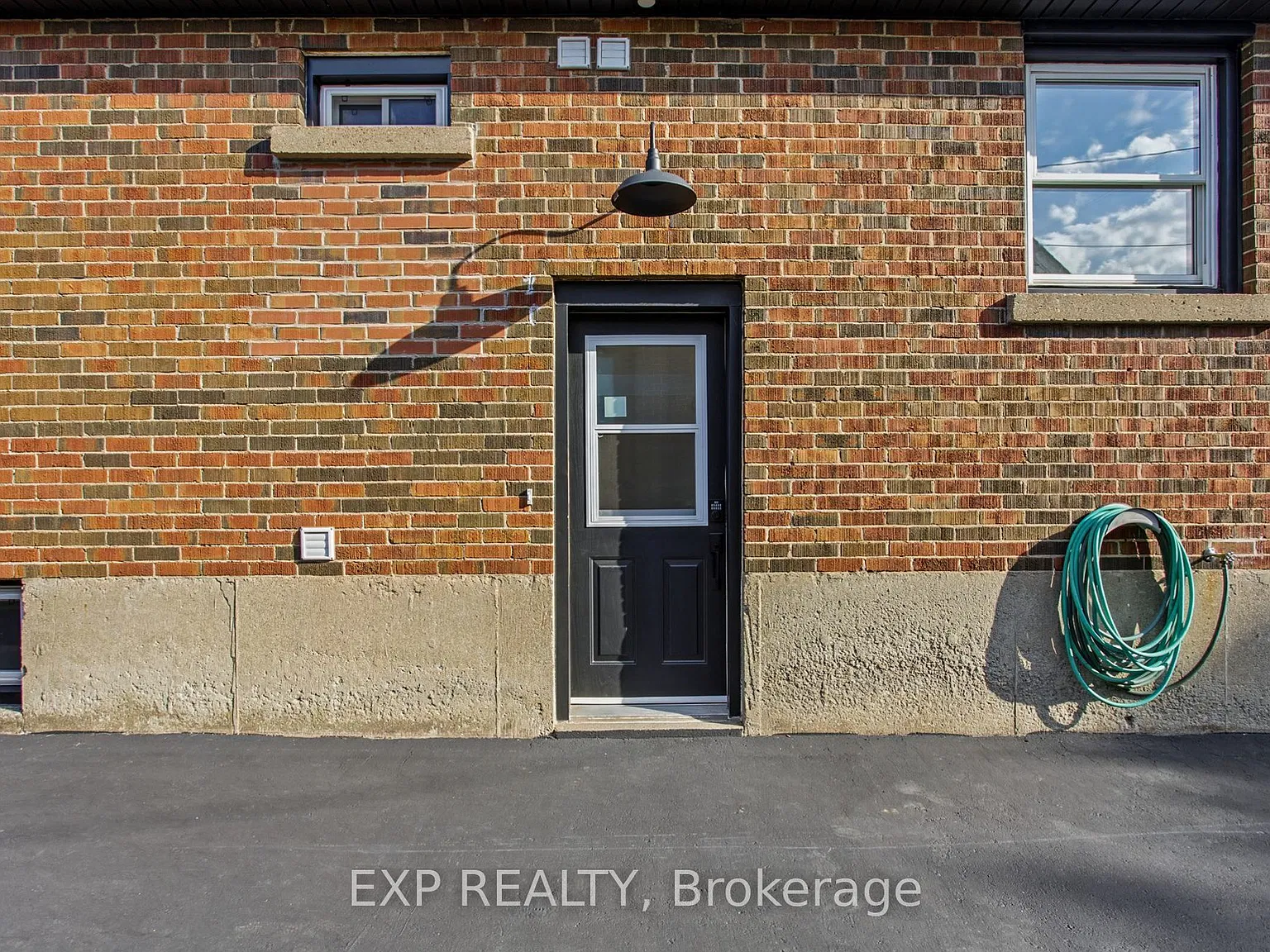 3 bed, $1,995 — Photo 4