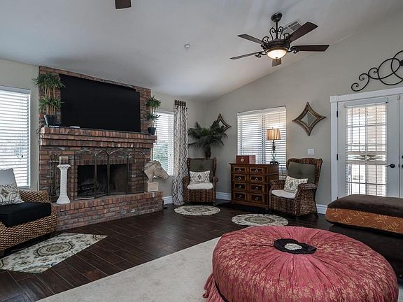 3rd image of 6735 W Calle Lejos