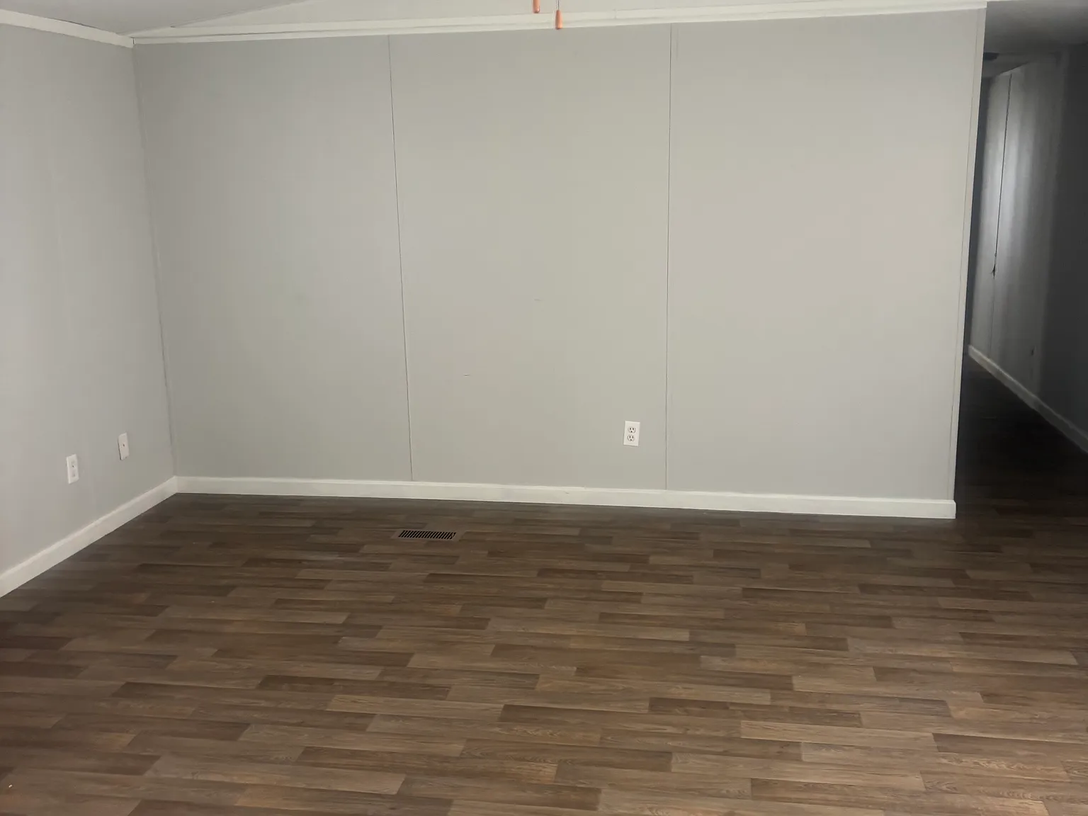 3 bed, 1100 sqft, $900 — Photo 4