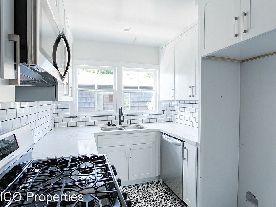 1st image of 346 N Maple Dr Unit 7