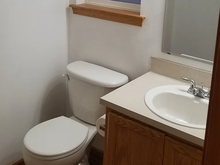 525 Helen St — Photo 9