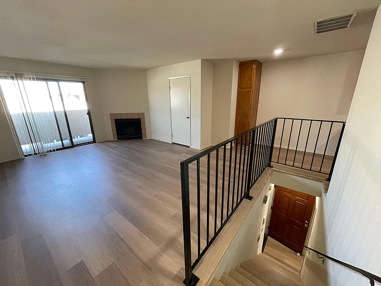 12736 Caswell Ave — Photo 8