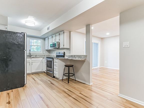 3rd image of 7748 New Providence Dr APT 86