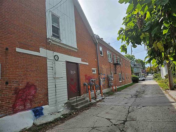 4th image of 302 E Bloomington St