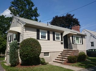 9 Maple Ln, West Roxbury, MA 02132