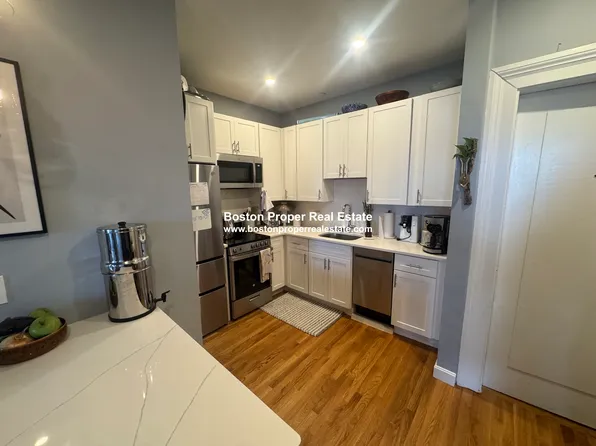 464 Beacon St, Boston, MA