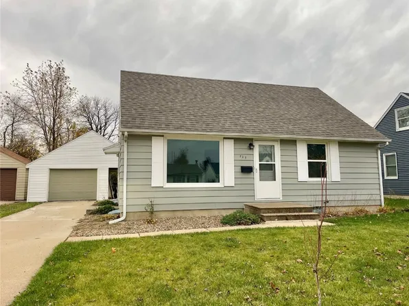 723 43rd St NE, Cedar Rapids, IA 52402