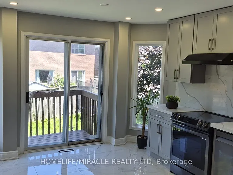 7123 Spyglass Cres — Photo 14