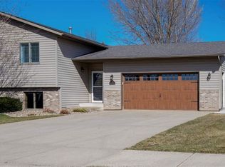 1916 Oakwood Ave, New Ulm, MN 56073