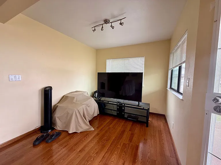 94-1098 Awalua St — Photo 13