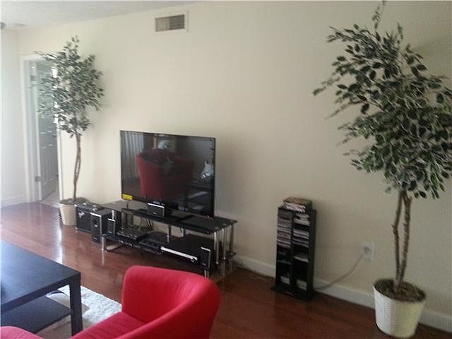 1st image of 9857 Nob Hill Ct
