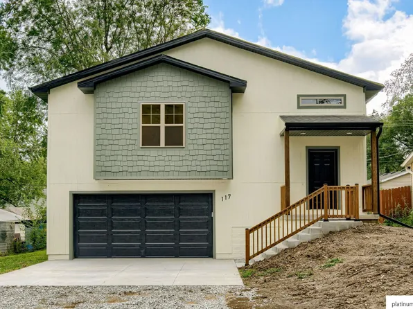 117 W Edwin St, Ceresco, NE 68017