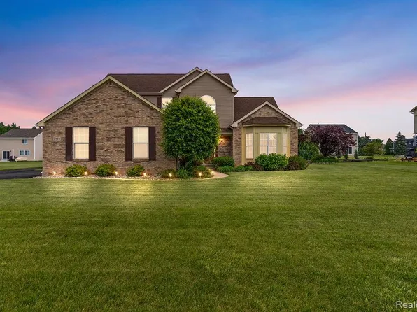 7190 Westminster Cir, Grand Blanc, MI 48439