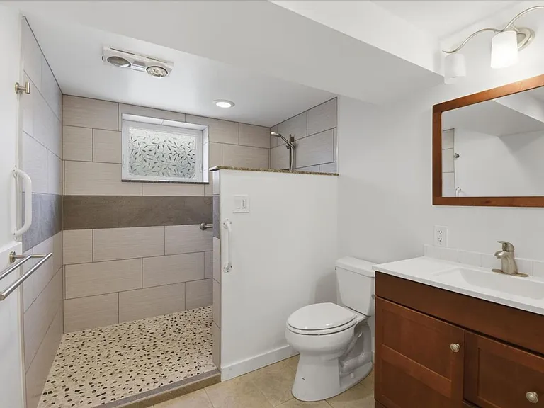 3733 SW Webster St — Photo 16