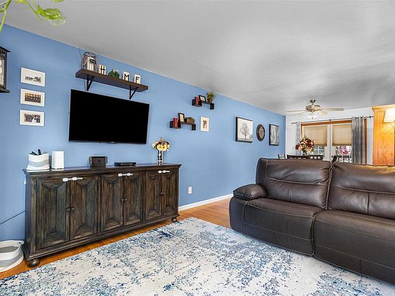 3rd image of 4734 Kerth Dr